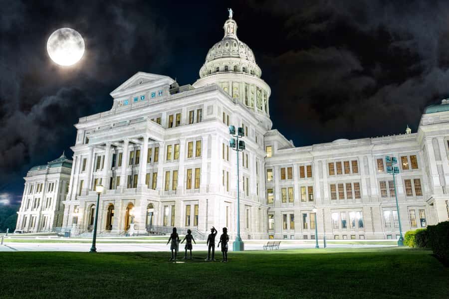 Austin Ghosts Spirits & Poltergeists Haunted Walking Tour - The 8 PM plan: a short walk with serious atmosphere