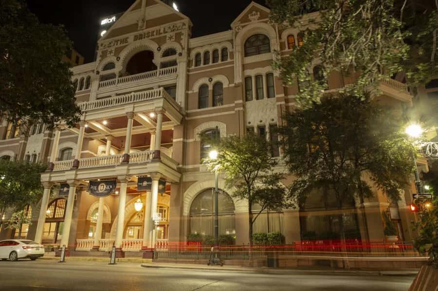 Austin Ghosts Spirits & Poltergeists Haunted Walking Tour - War, disease, and secrets: why the scary history works