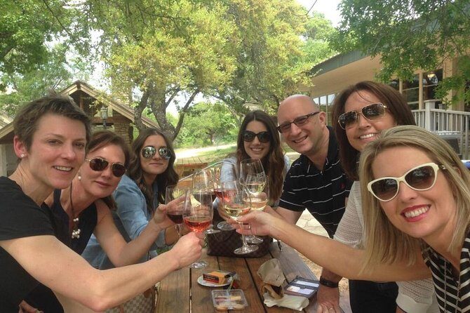 From Austin: Hill Country BBQ & Wine Shuttle - Stop 3: Duchman Family Winery with views and award-winning bottles