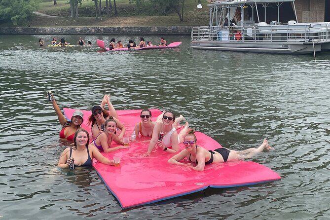 Private 2hr Scenic Boat Cruise Lake Austin- BYOB- Fits 15 People - Quince and Hula Hut: waterfront dining vibes from the water